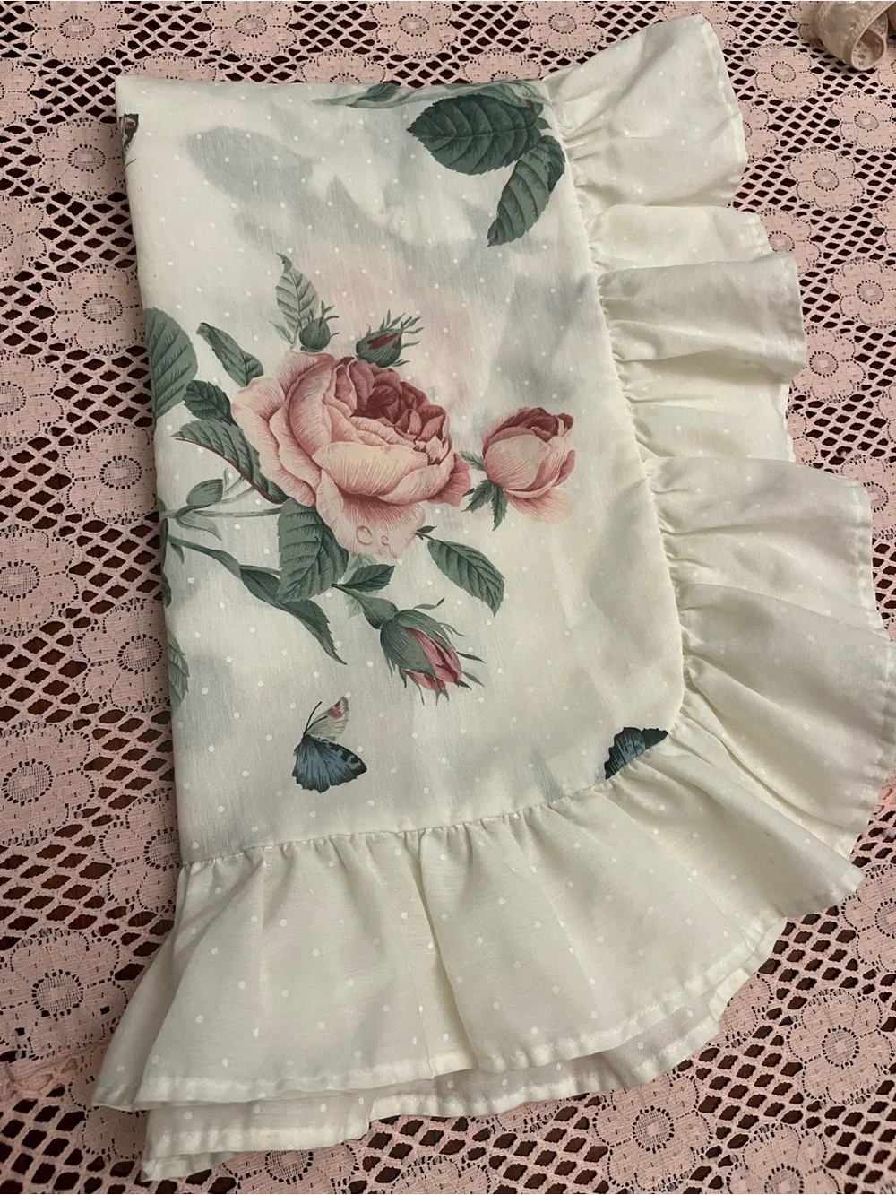 Cream Floral Rose Ruffle Pillowsham with Butterflies